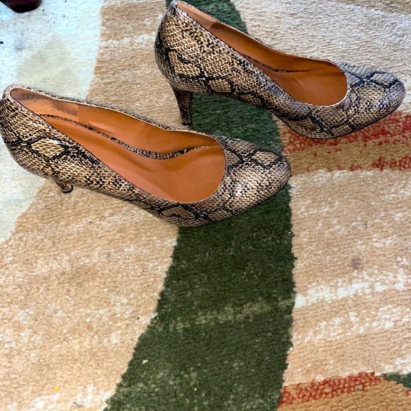 Banana Republic Snake Print Pumps - Picture 3 of 4